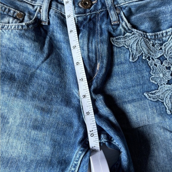 H&M Blue Wash Embroidered Floral Distressed Lace Slim Boyfriend Jeans 25-32 - Picture 4 of 6